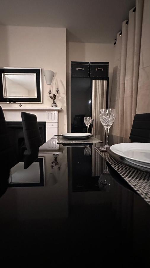 Spacious Apartment *